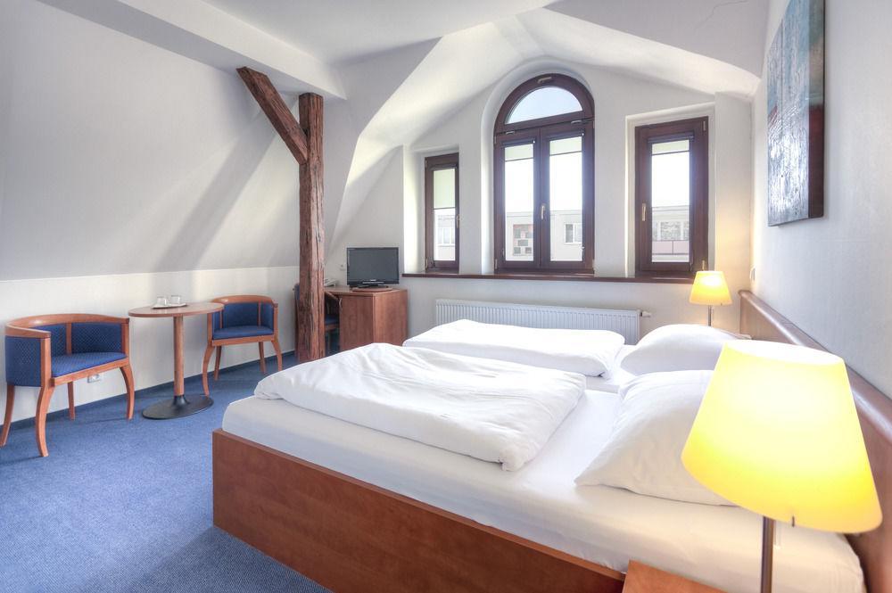 Hotel Lev Lovosice Esterno foto